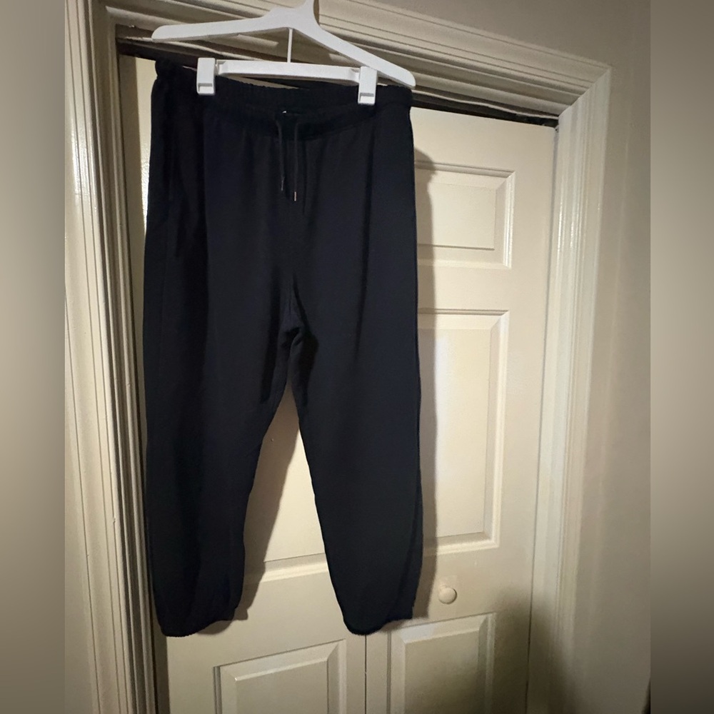 Old Navy black women’s sweatpants